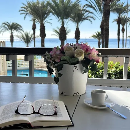 El Yate Apartment *
